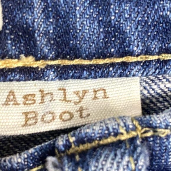 Maurices Ashlyn Boot Size 1/2 Reg. Stretch - Picture 6 of 10